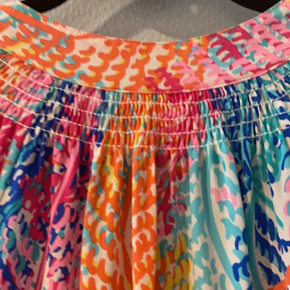 Lilly Pulitzer 100% silk Elsa blouse in Electric Feel print - Picture 9 of 9